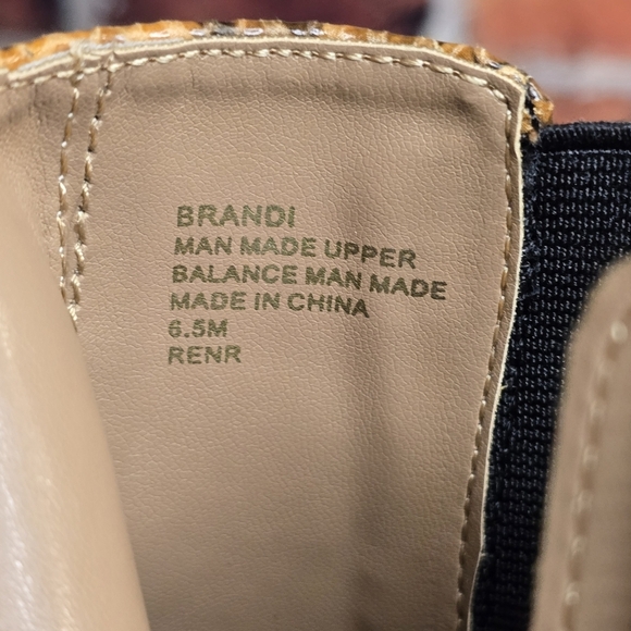 Aerosole Brandi Pull On Anjle Boot Snake Skin wedge Size 6.5 - Picture 2 of 8